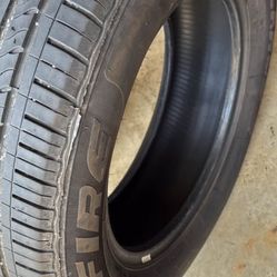 2 Pre-owned Solarus Starfire 235/65R17 tires 🛞 $120.00