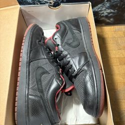 Air Jordan 1 Retro Low Black Metallic Silver 2007