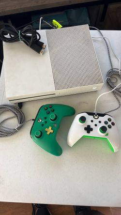 ⬜🎮 Xbox One S Console Gift Bundle 2 GREEN + white controllers Wired 2 player Fun Multiplayer