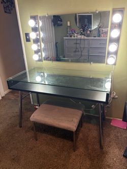 Vanity Makeup Table with Hollywood Mirror