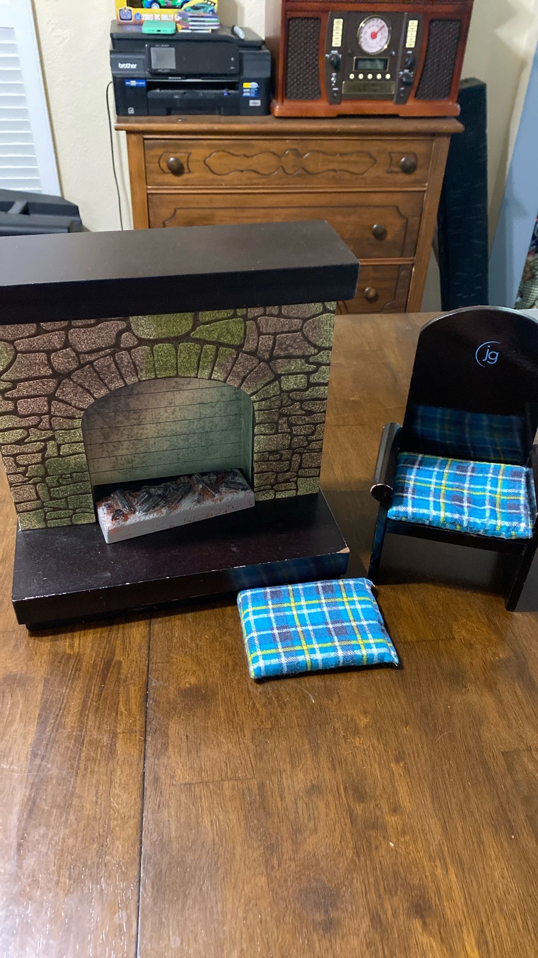 Toys R Us 18" Doll Fireplace, fake fire, 1 Chair w/cushion, no doll