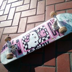 Mike Carroll Hello Kitty Skayeboard