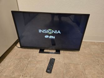 Insignia Flat Screen TV with Remote