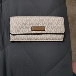 Michael kors Wallet. 