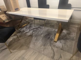 Dinning table