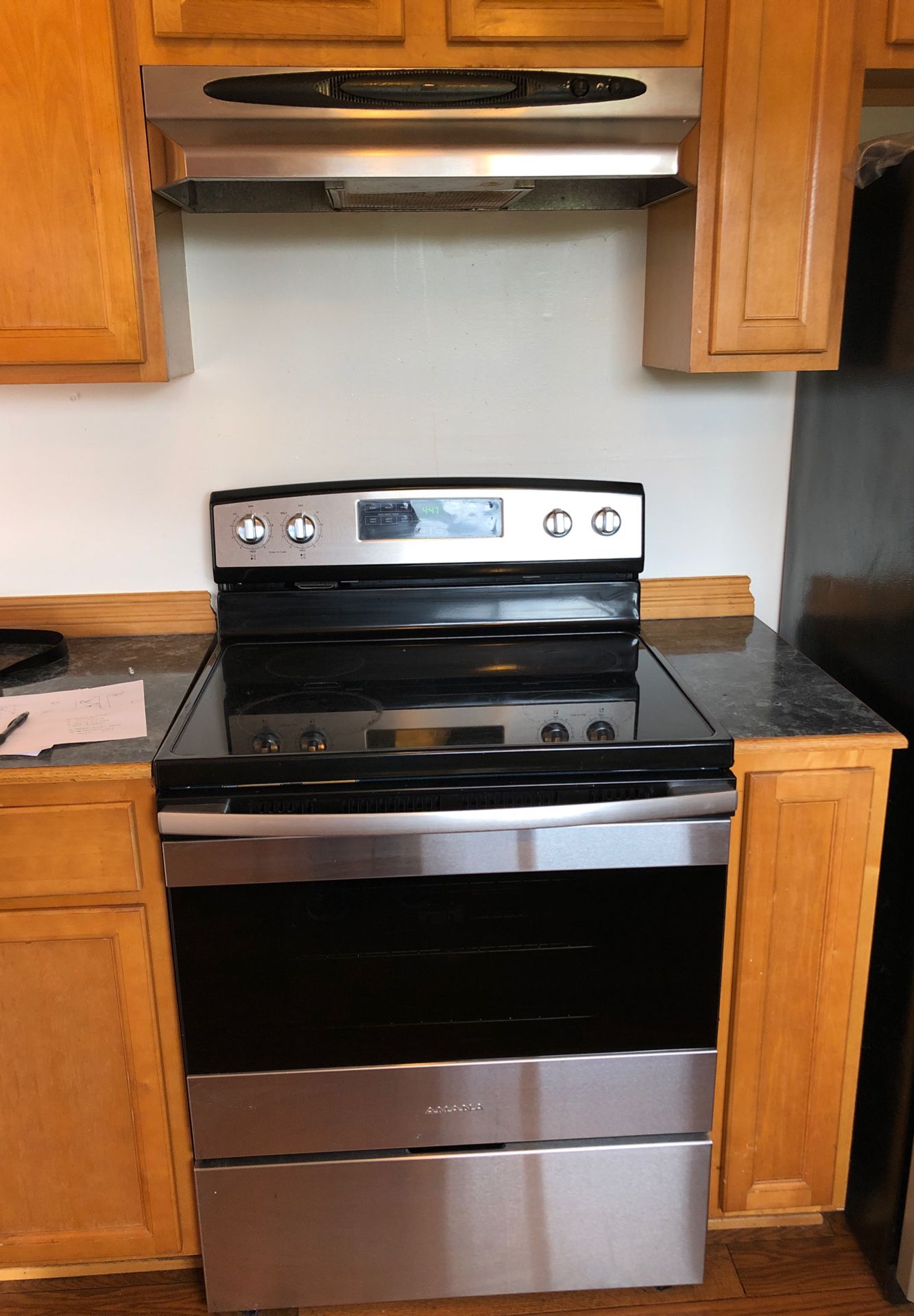 Amana glass top stove oven 30” for Sale in Tukwila, WA OfferUp