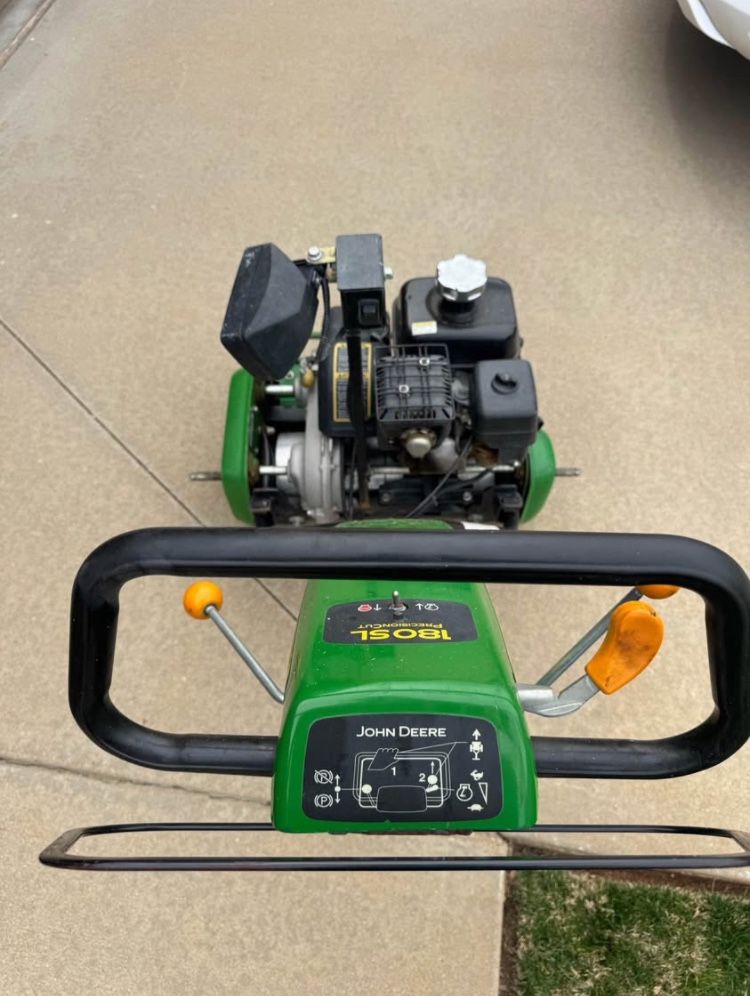 .John Deere Greens/reel-Mower