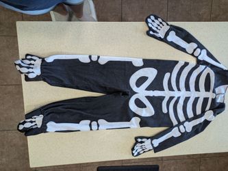Kids Skeleton Costume size 4/5, 6,7