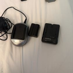 Olympus Li-ion Battery 2 Batteries And 2 Batteries Chargers 