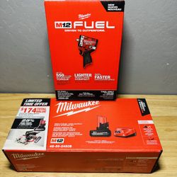 MILWAUKEE M12 STUBBY IMPACT WRENCH KIT