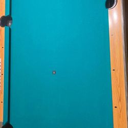 7 Foot Pool Table With Balls And Rack