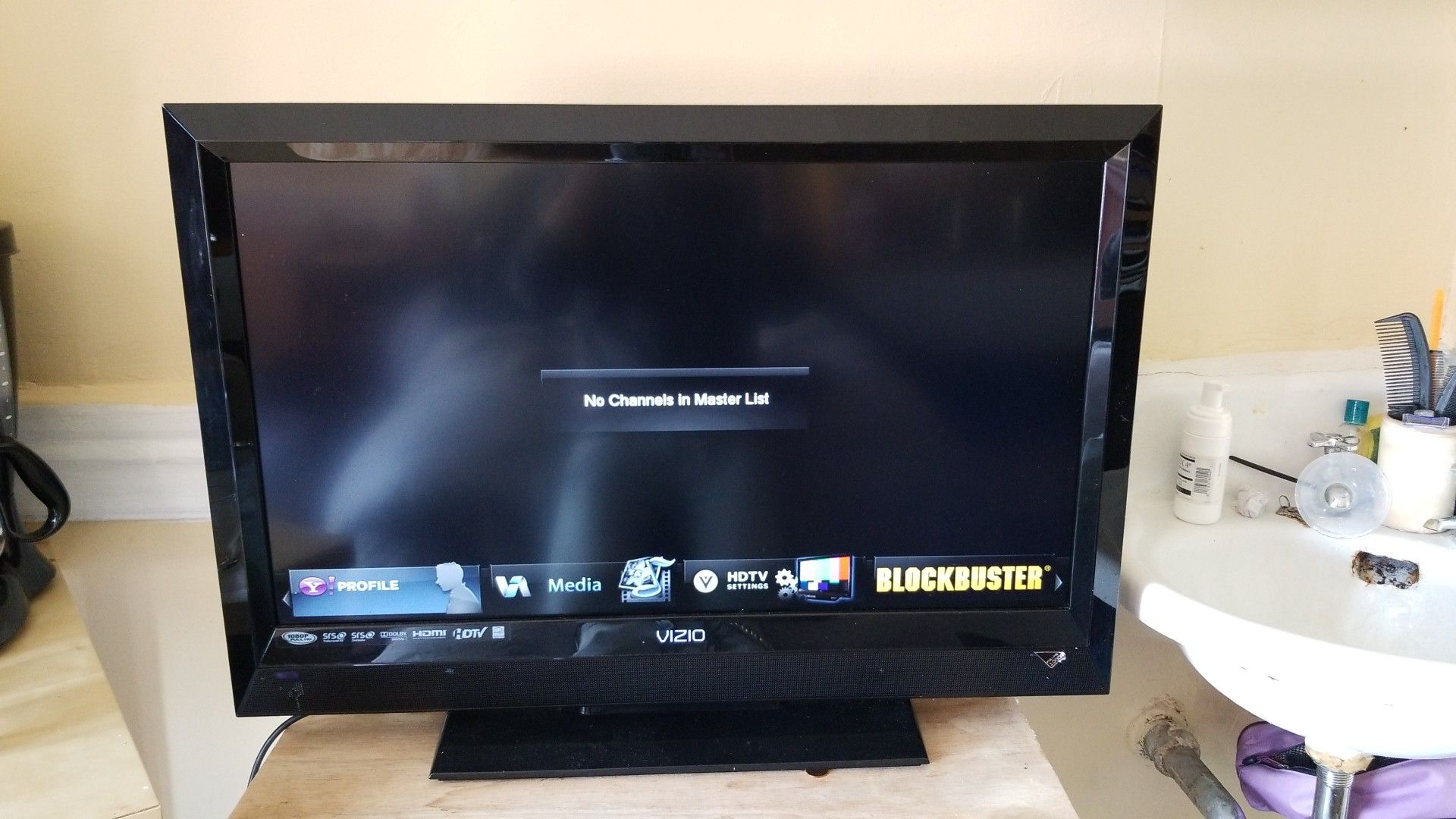 Vizio model VIZIO E322VL Smart Tv
