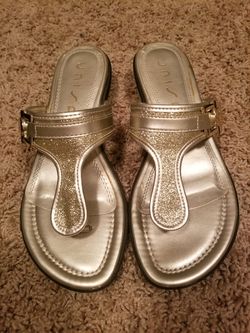 Women's size 8.5 Sandals
