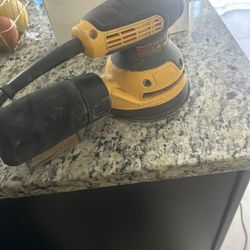 Palm Sander DEWALT