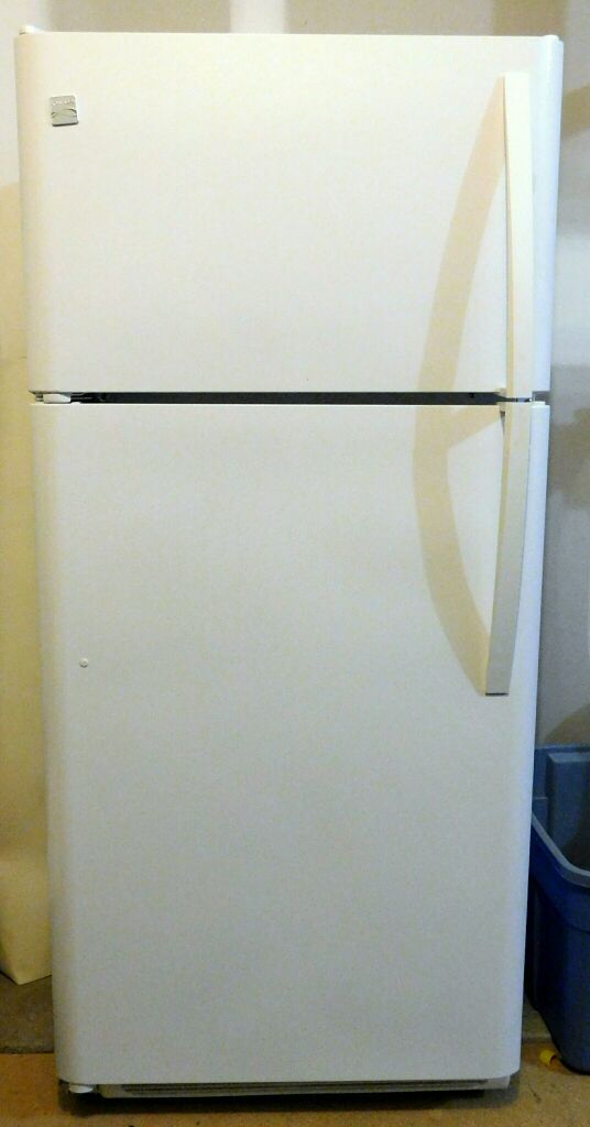 Kenmore Refrigerator - White - 18.2 cu ft