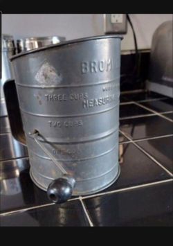 1940s Flour Sifter By Bromwell's  3 Cups Collectible
