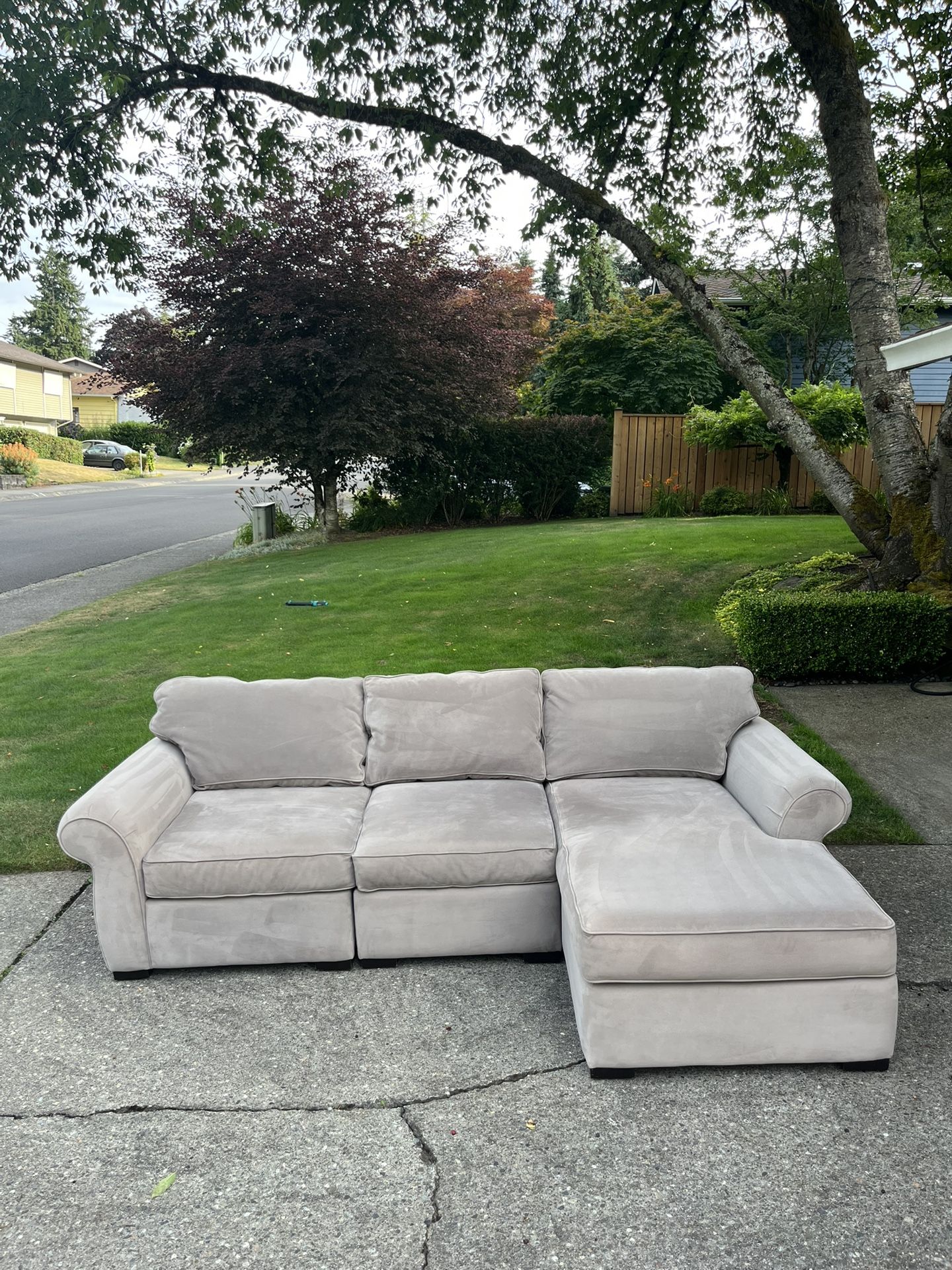 Light Gray Sectional Couch with Chaise (Great Condition)