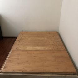 MATTRESS BED FRAME WITH STORAGE SPACE