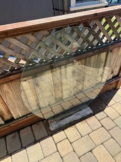 Free round glass table top measures 41 inches