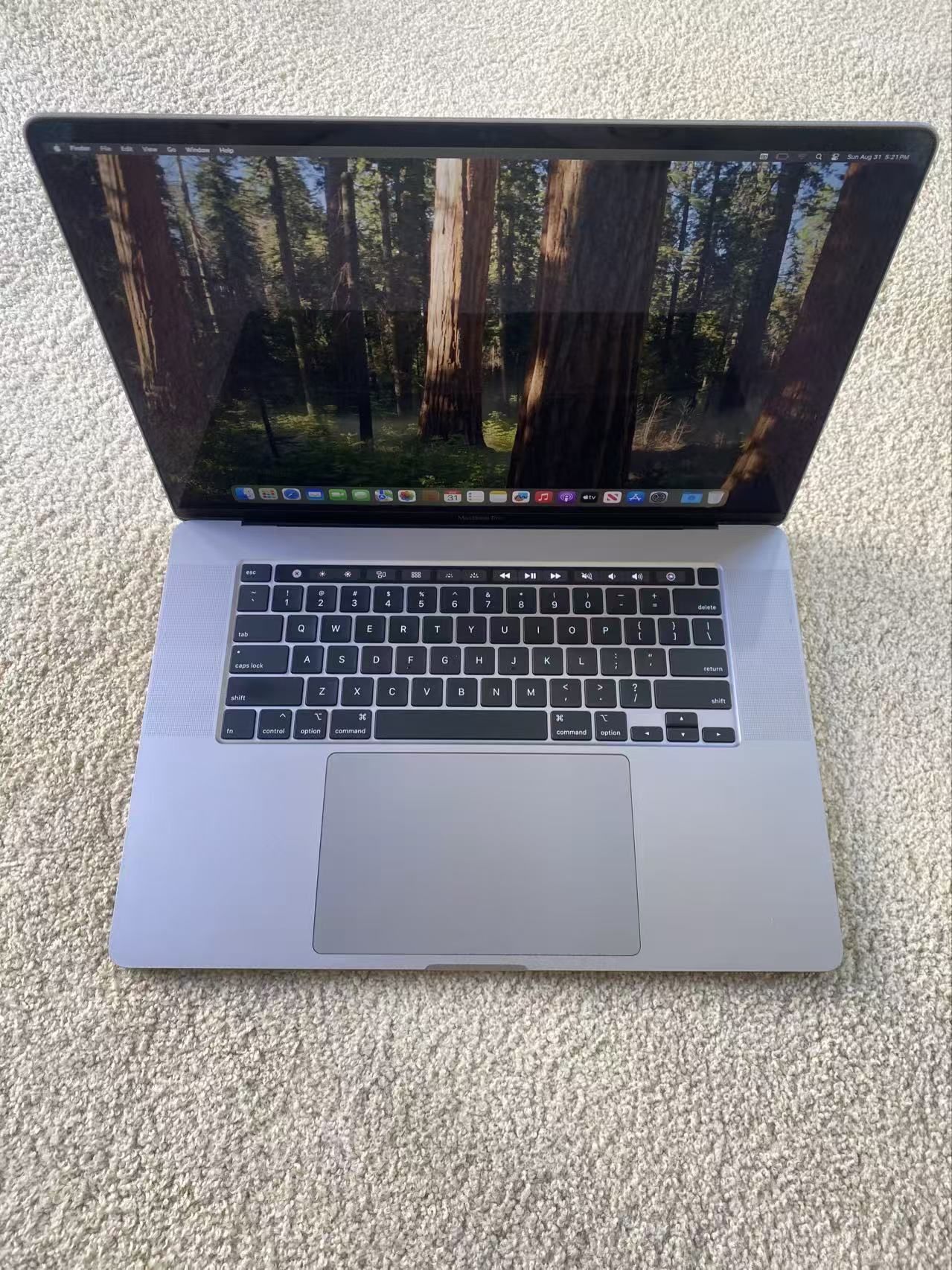 MacBook Pro,16inch,memory 16GB,storage 512GB