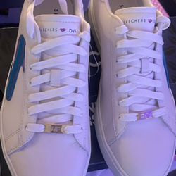 Women Skechers Size 8.5