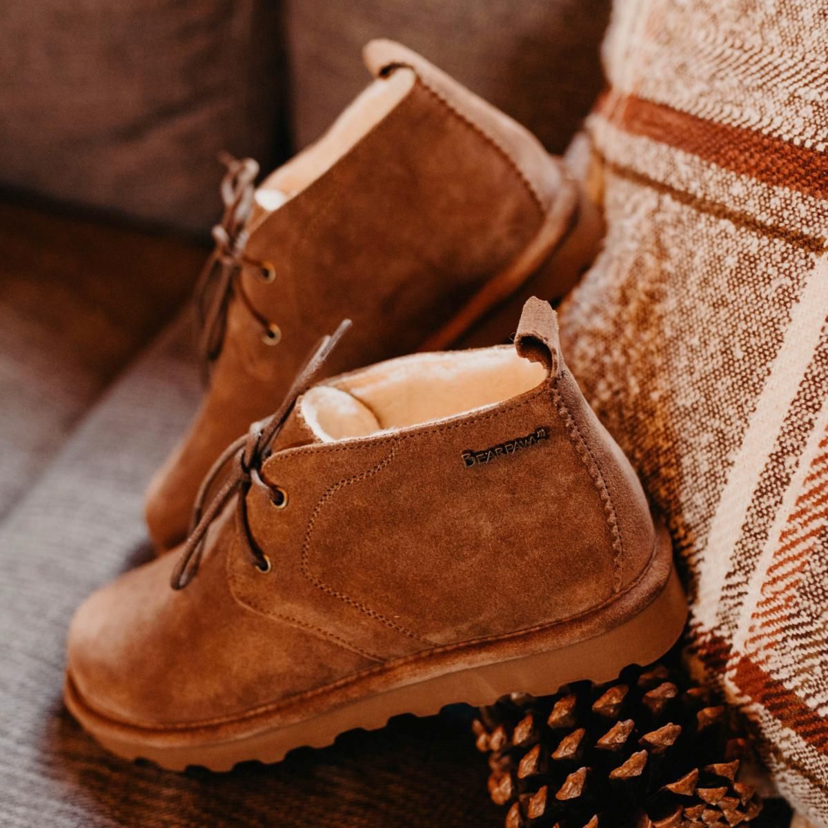 NWT Bearpaw Skye Boots (Youth 1)