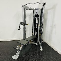 Hoist V6 Functional Trainer - Multigym - Workout