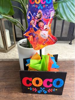 Free Coco Birthday table decorations.