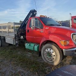 2000 Ford F-650 knuckle boom 