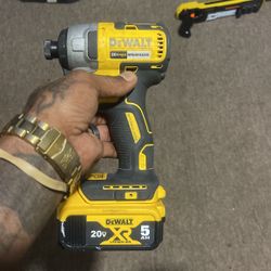 Dewalt Drill 75