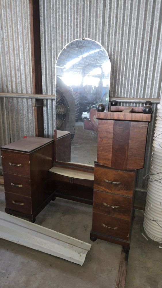 Antique Head Dresser