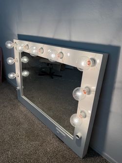 Vanity mirror