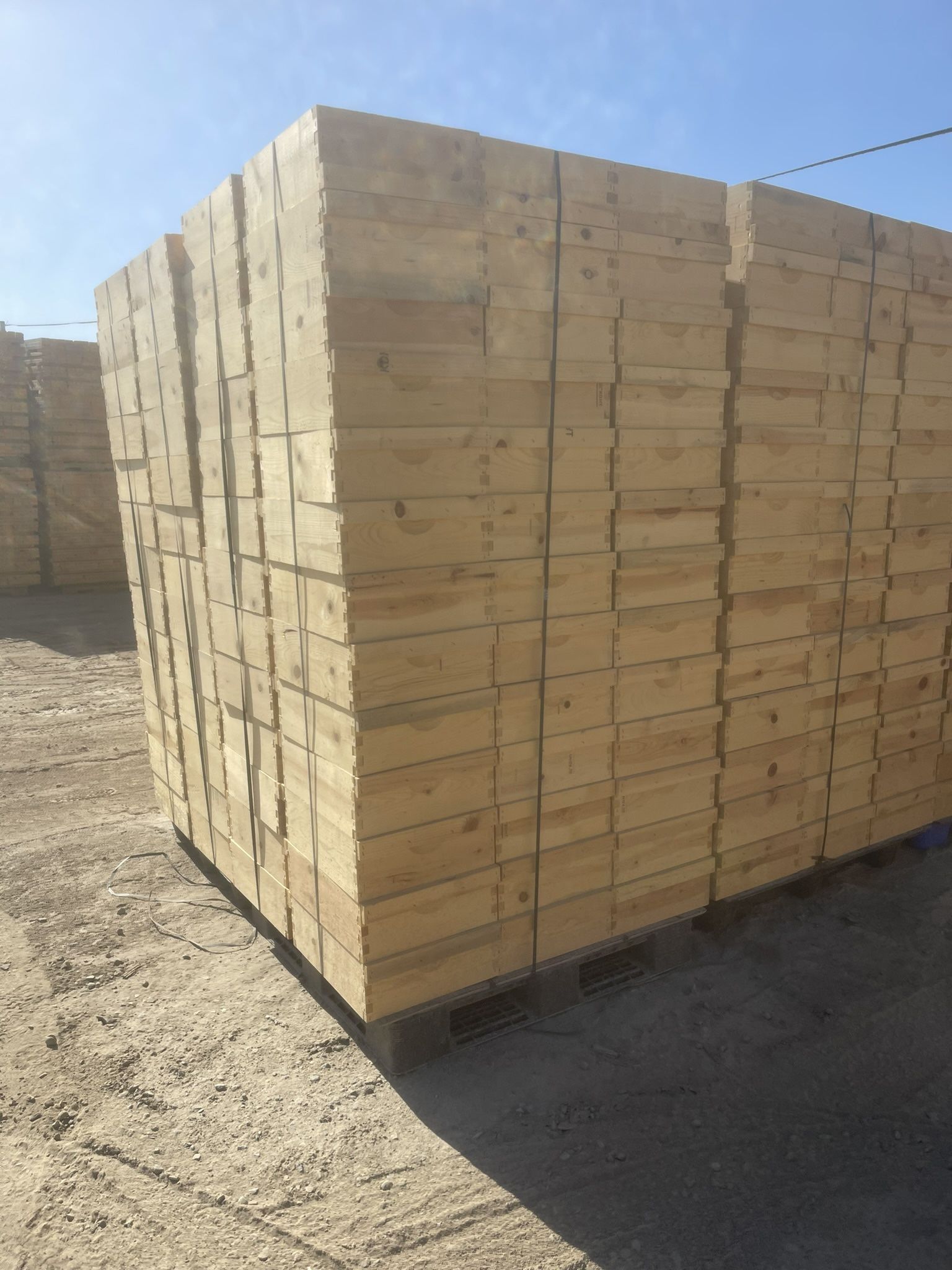Beekeeping Equipment Bee Boxes Pallets Nucs Lids