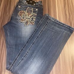 Miss Me Jean Size 32.                              107