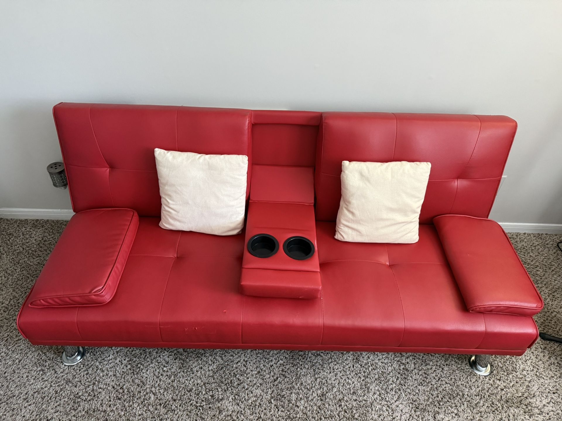 Beautiful Red Couch (sofa bed reclinable)