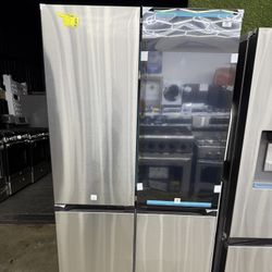 Brand New Samsung Bespoke 36in. 29cu.ft. Standard Depth 4-Door Flex French Door Refrigerator in Stainless Steel w/Charcoal Family Hub Plus