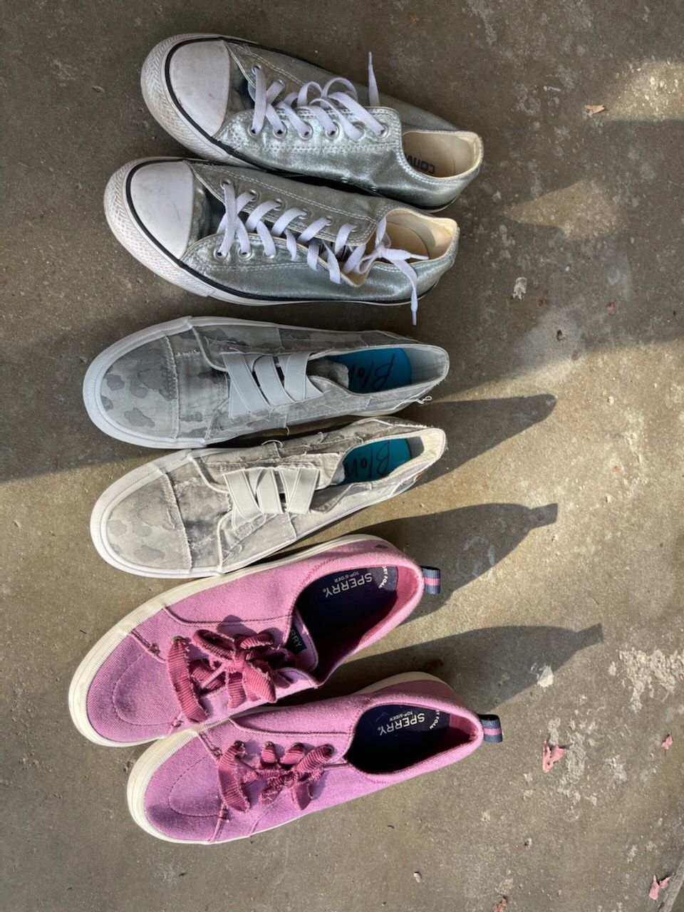 Women’s size 9 and 10 tennis athletic sneakers shoes