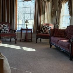 Living Room set With Table  lamp Set and 42” Vizio smart Tv