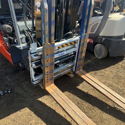2019 Forklift Cascade Attachment Class 2