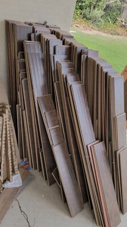 Pre-Owned Engineered Hardwood Flooring – Dark Tone (Approx. 300 Sq Ft)