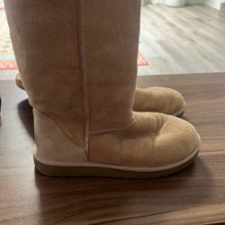 Ugg Tall Size boots size W7