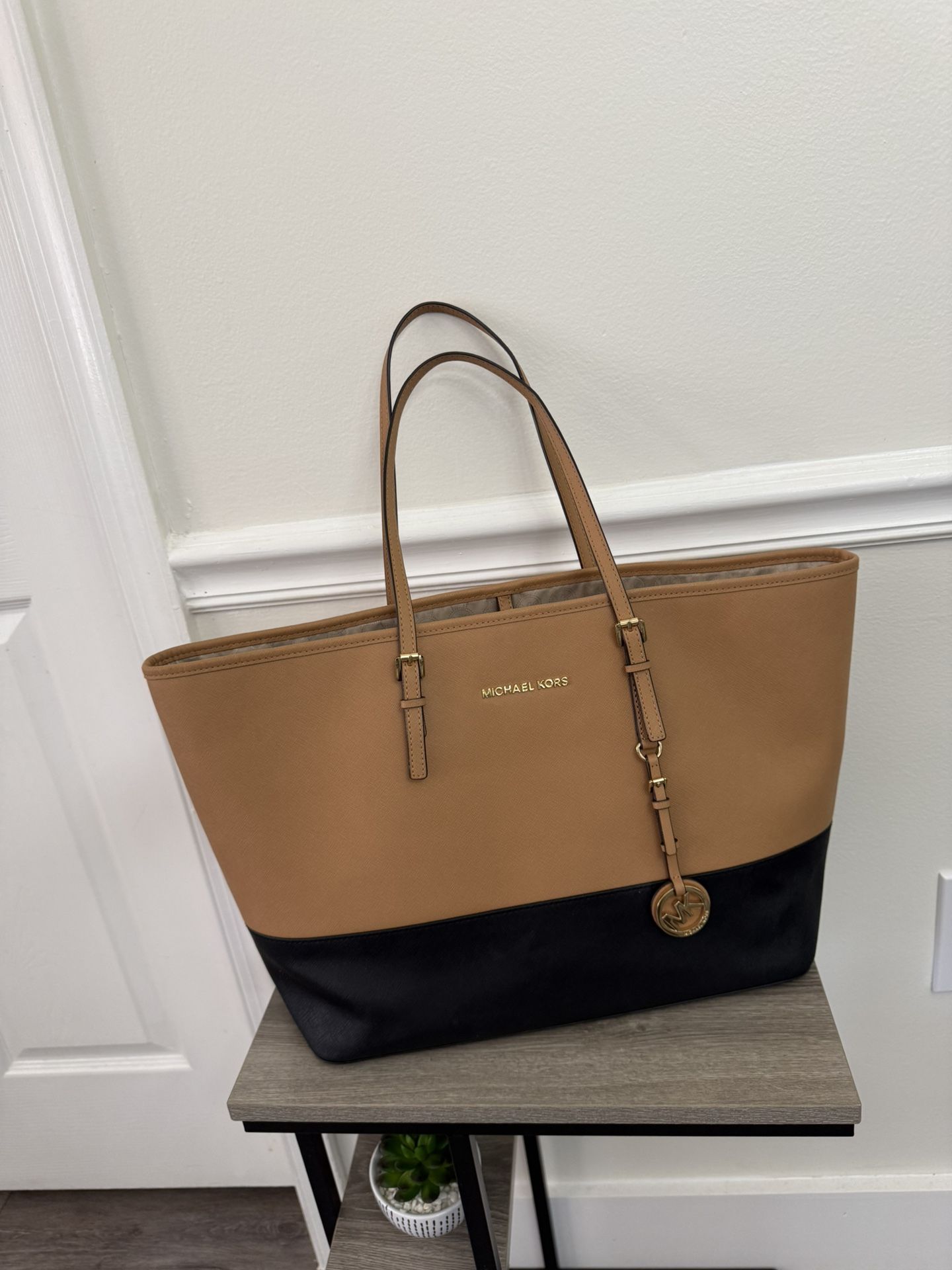 Pretty Stuff! Open Box ( Ask For Price)