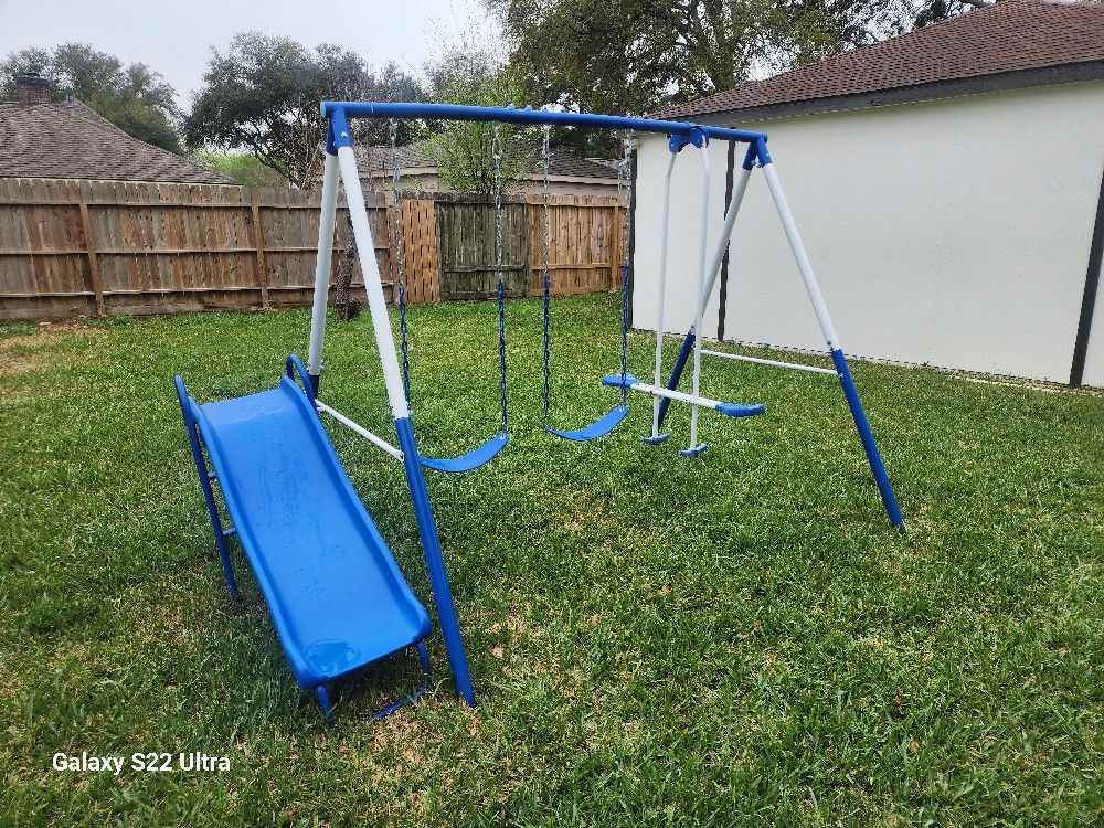 kids swing set