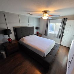 Bedroom Set (New Classic Furniture Cagney Queen In Chestnut)