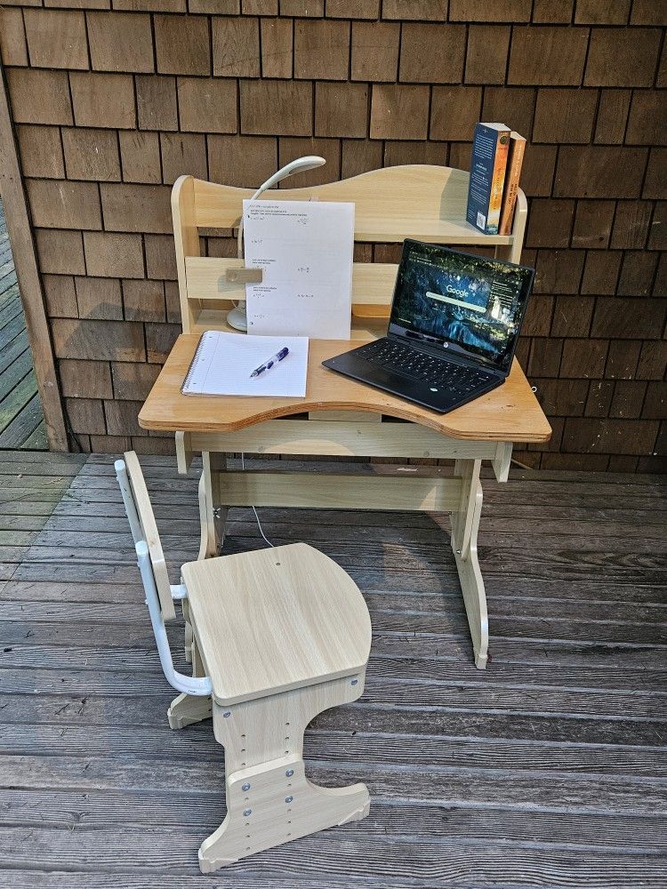 Kid Drafting Desk w/Storage