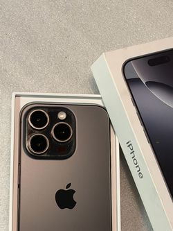 iPhone 15 PRO 512GB UNLOCKED 98% Battery Health Like New