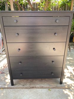 Dresser