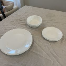 Corelle 10-Piece Dinnerware Set - White