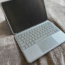 Logitech Combo Touch iPad Case W/ Trackpad