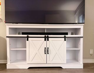 Tv mount and Table
